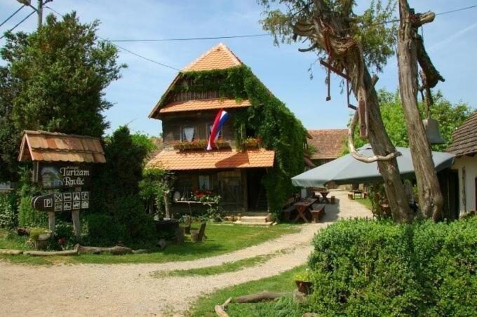 Rural Tourism Family Ravlic Guest House Muzilovcica Exterior photo